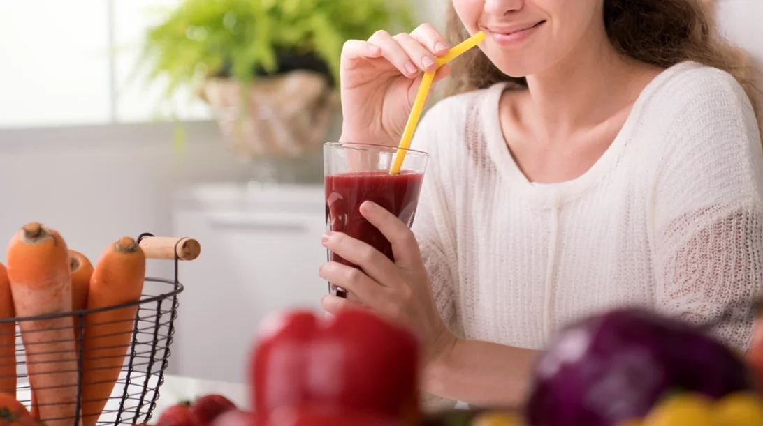 Πώς θα αποβάλλεις τις τοξίνες από το σώμα σου; Ο χυμός με 3 υλικά που θα σε βοηθήσει