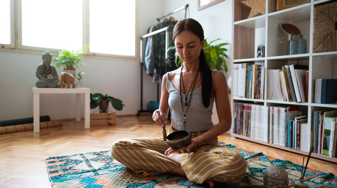 Κολλημένη σε μια ρουτίνα; Το feng shui μπορεί να σε βοηθήσει να ξαναβρείς το πάθος και τη δημιουργικότητά σου