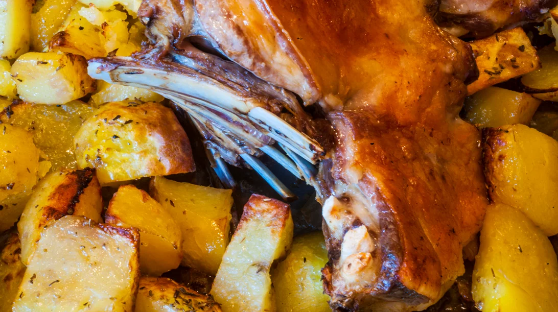 Πασχαλινό τραπέζι: Να προτιμήσεις αρνί ή κατσίκι;