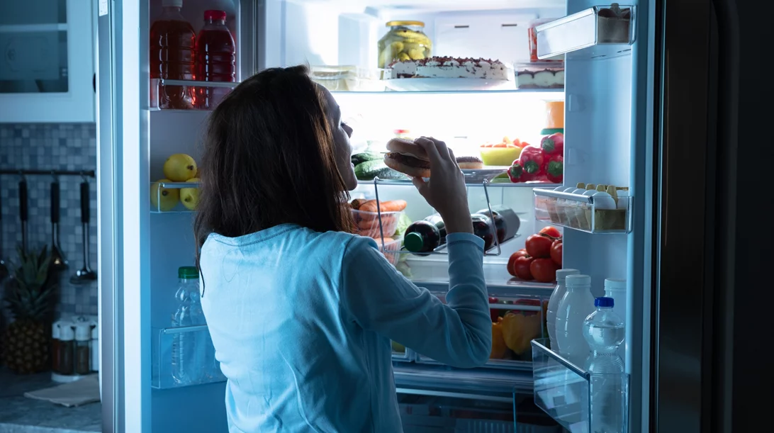 10 συμβουλές που θα σε σώσουν από τις βραδινές λιγούρες