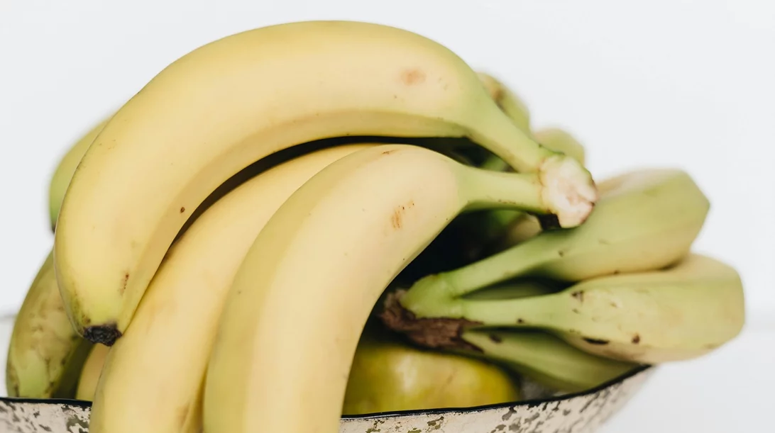 Από τα αβοκάντο στις μπανάνες: Διαιτολόγος αποκαλύπτει ποια φρούτα είναι τα κορυφαία σε θρέψη