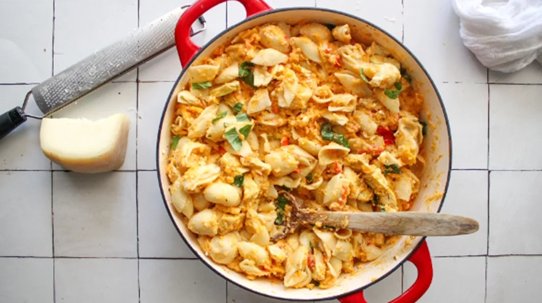 Κοχύλια ζυμαρικά, κολοκύθα, φέτα: Φτιάξε την πιο γευστική μακαρονάδα της εποχής