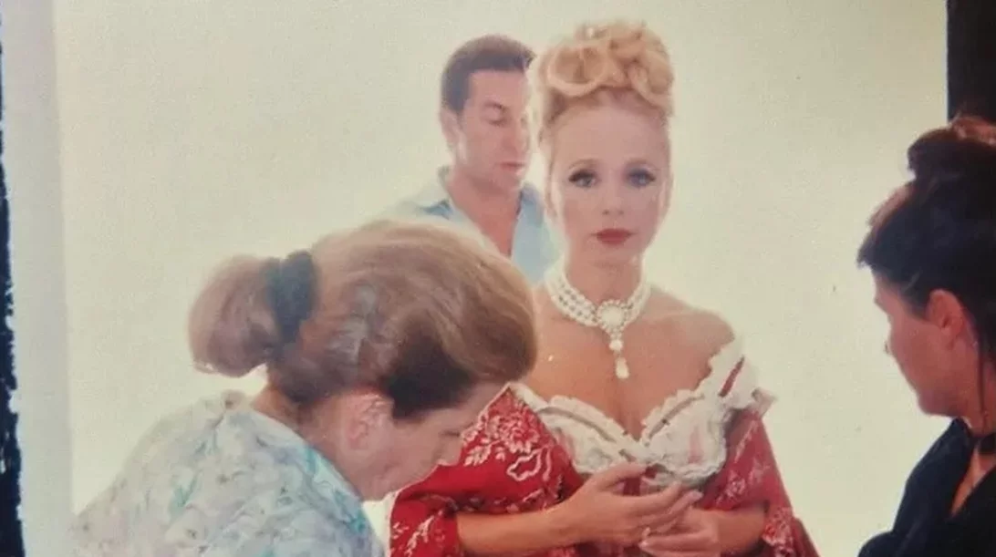 Η Αλίκη Βουγιουκλάκη μπροστά από τα χριστουγεννιάτικα γλυκά: "Θα παχύνω κι άλλο και δεν μπορώ"