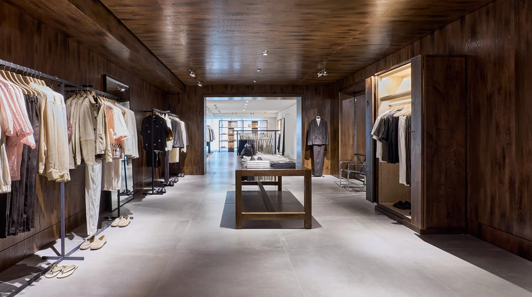 Η Zara αποκαλύπτει το νέο της κατάστημα στο εμβληματικό κτίριο του Minion στην Αθήνα