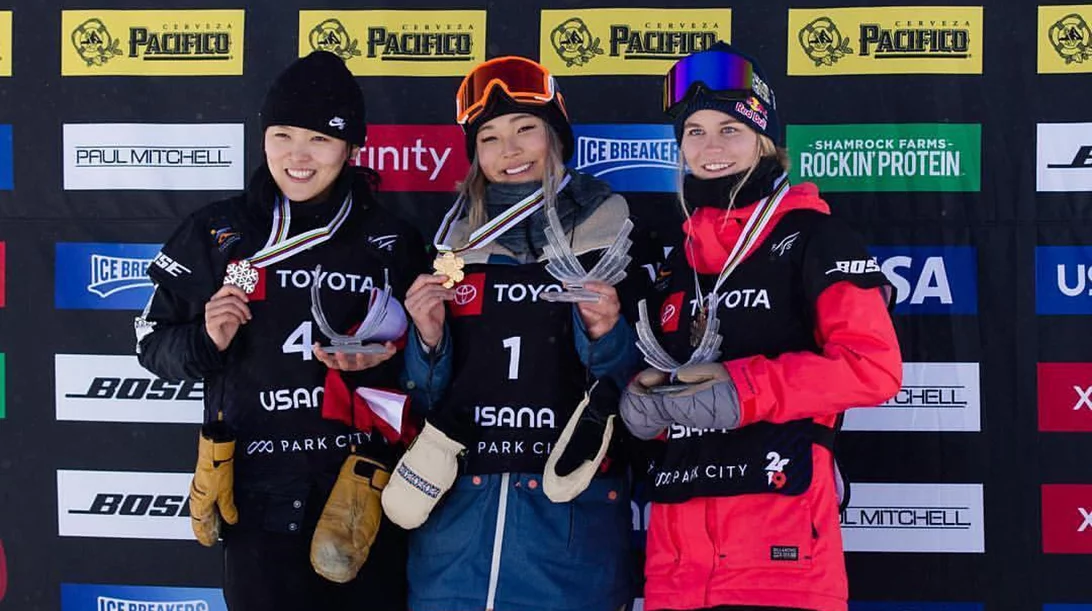 Girl power: Η Chloe Kim έγραψε ιστορία κερδίζοντας το δεύτερο χρυσό Ολυμπιακό μετάλλιο στο snowboard