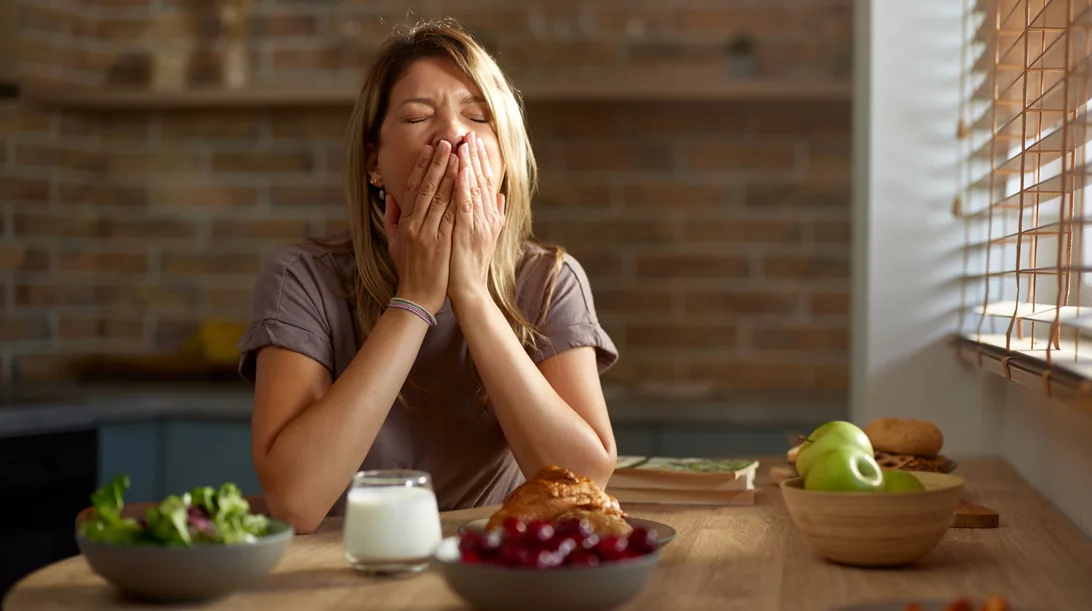Νιώθεις συνέχεια κουρασμένη; 12 τροφές που σε γεμίζουν ενέργεια φυσικά