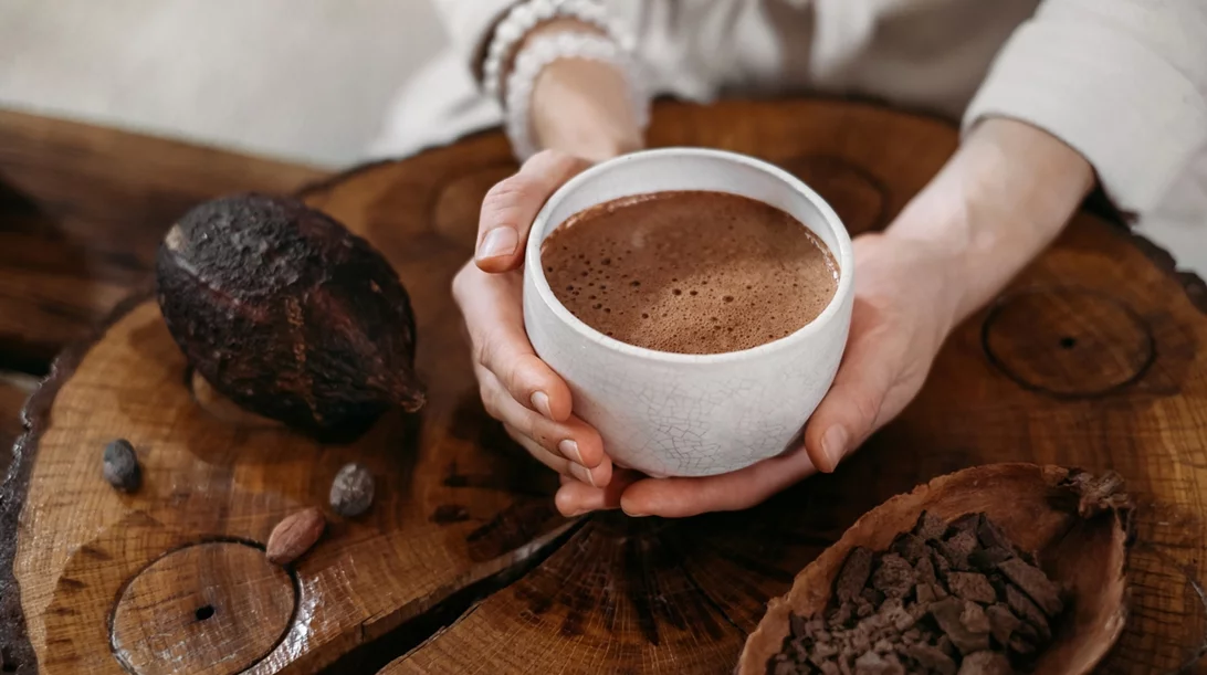 Τρεις λόγοι για να πιεις σήμερα μια κούπα ζεστή σοκολάτα