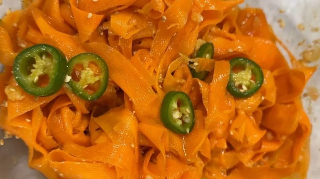 Φάε τη ρετινόλη σου: Η viral σαλάτα με καρότα θα σου χαρίσει το πιο λαμπερό δέρμα!