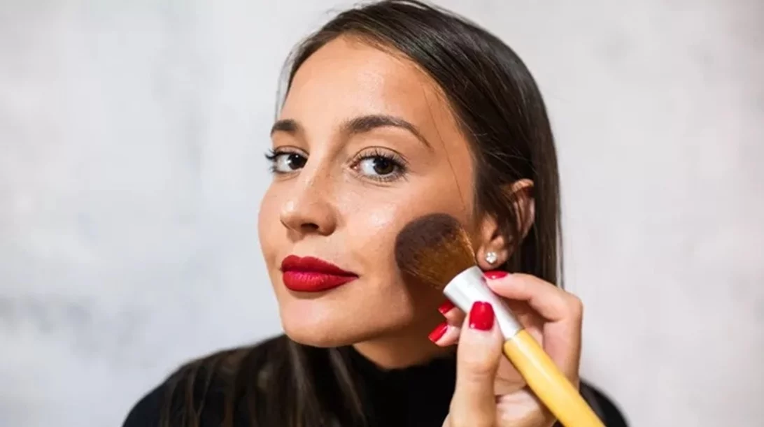 Τα πολυτελή bronzers που αξίζει να αποκτήσεις στις εκπτώσεις