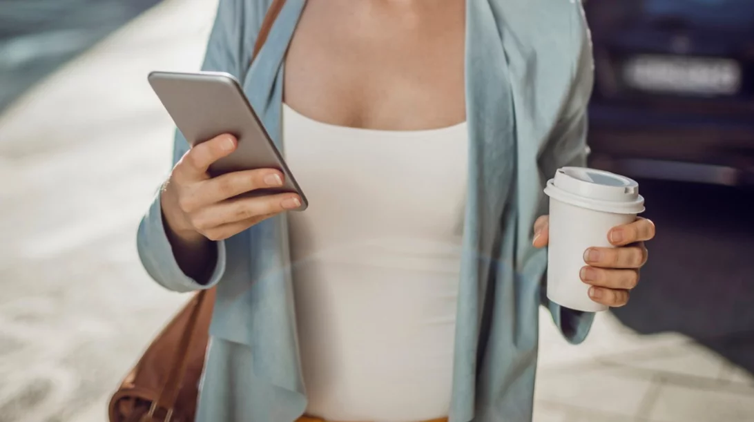 Μήπως έχεις γαστροοισοφαγική παλινδρόμηση; Γιατί, ποια είναι τα συμπτώματα και πώς αντιμετωπίζεται;