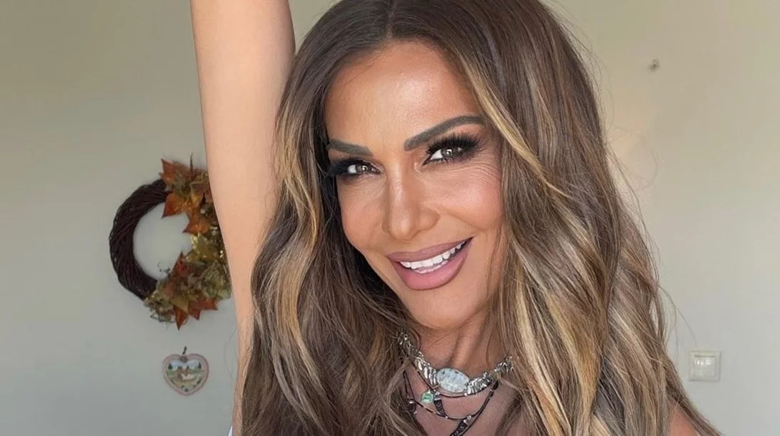 Η Δέσποινα Βανδή με το μακιγιάζ που αναδεικνύει όσο κανένα άλλο τα καστανά μάτια