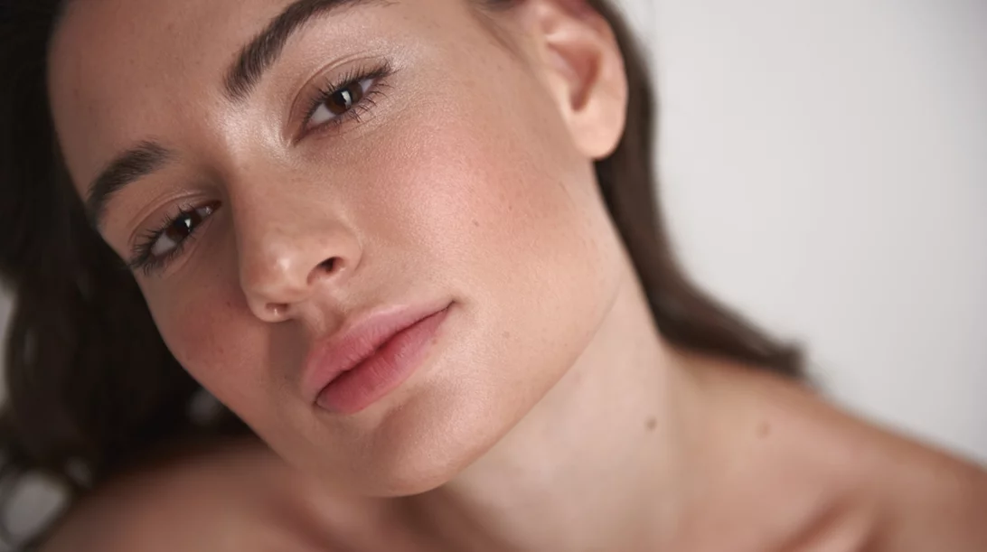 Ρυτίδες στο μέτωπο: Τα προϊόντα και οι θεραπείες που τις λειαίνουν