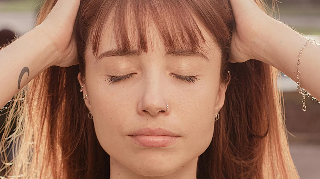 Φύτρες μαλλιών: To trick για να τις δαμάσεις τις φύτρες και τα μυστικά για τη φροντίδα τους