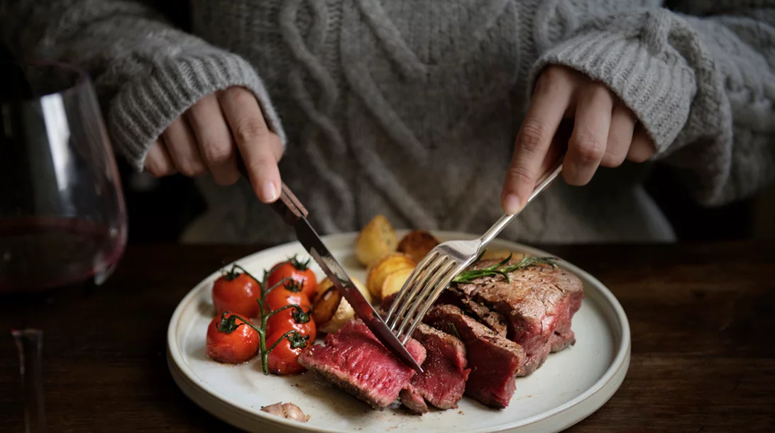 Τι μπορεί να προκαλεί την έλλειψη βιταμίνης Β12; Τα συμπτώματα της ανεπάρκειας
