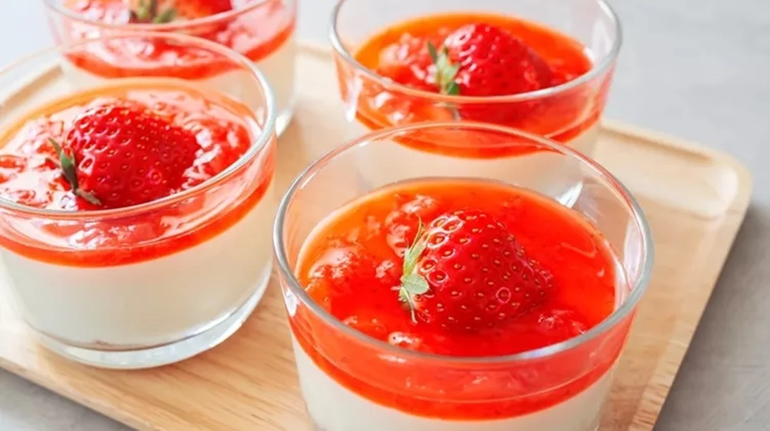 Πανεύκολο γιαουρτογλυκό με 5 υλικά από τον Άκη Πετρετζίκη