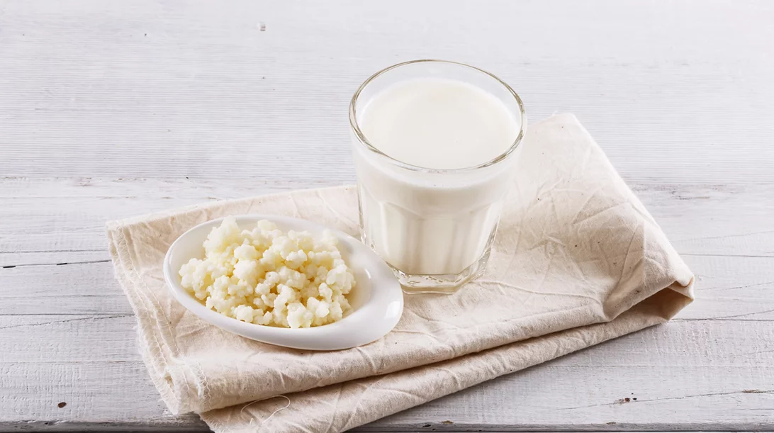 Ποια είναι τα οφέλη του κεφίρ για την υγεία και πώς μπορείς να το χρησιμοποιήσεις