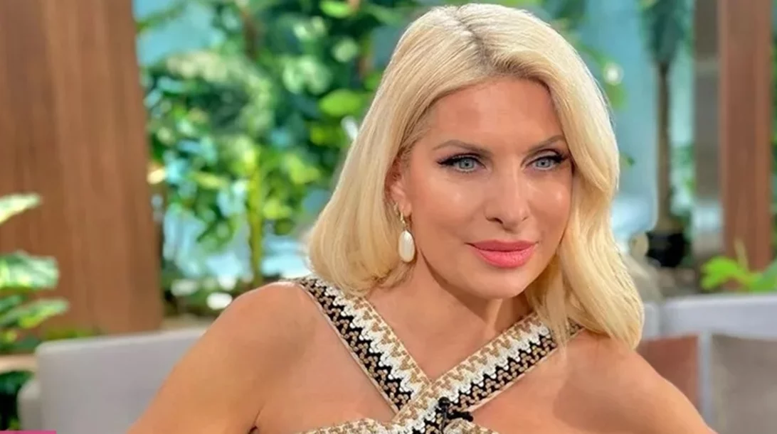 Ελένη Μενεγάκη: Βρήκαμε ακριβώς ποιο κραγιόν φοράει κάθε μέρα