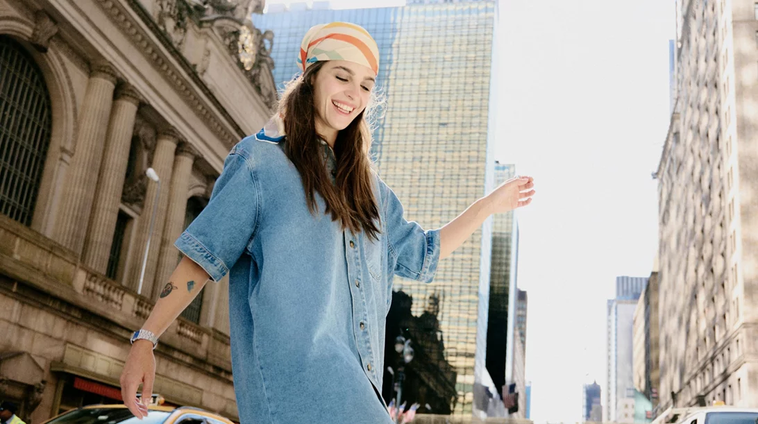 Πώς θα μείνεις νέα χωρίς botox; Το μυστικό για νεανικό δέρμα βρίσκεται εκτός σπιτιού - ποιο είναι;