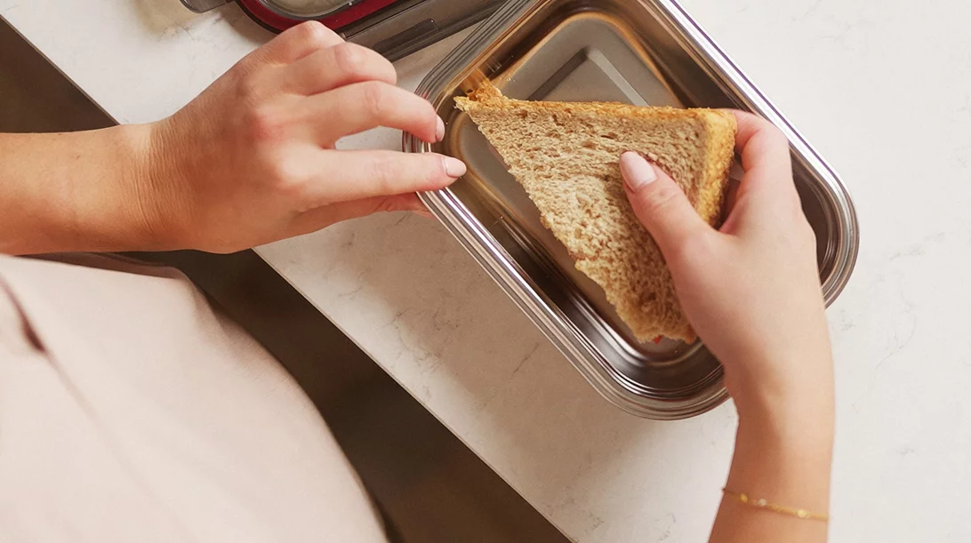 Πρωτεϊνικό ταπεράκι για το γραφείο: 5 βήματα για το φτιάξεις σωστά