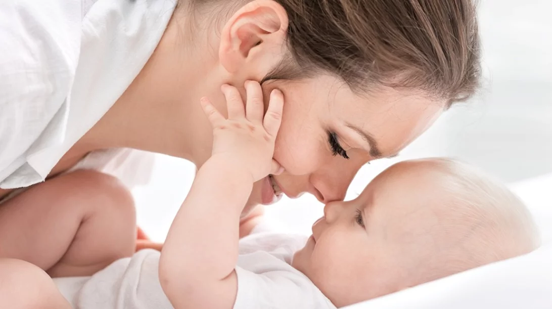 Πότε επιστρέφει η περίοδος μετά τον τοκετό και τι πρέπει να περιμένεις το πρώτο διάστημα;