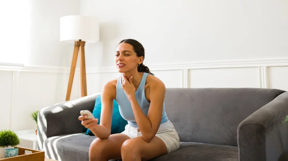 Είσαι σίγουρη ότι δεν έχεις κολλήσει Όμικρον; Τι απαντά έρευνα;