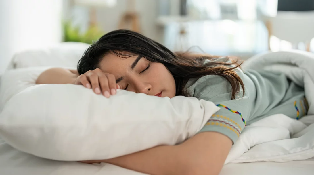 Ο ύπνος αδυνατίζει - 6 μικρές αλλαγές που θα σε βοηθήσουν να χάσεις κιλά πιο εύκολα