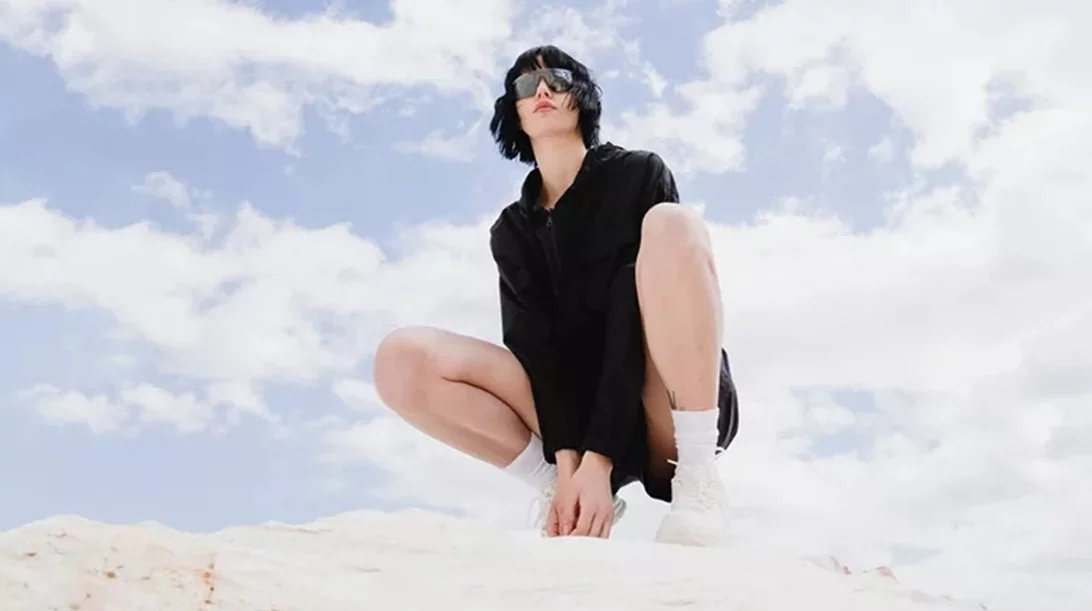 Αυτό είναι το brand στο οποίο πρέπει να στραφείς για τα καλοκαιρινά casual looks σου