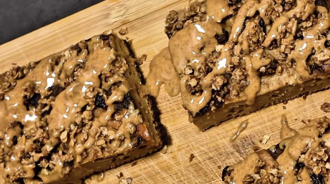 Σπιτικές μπάρες apple crumble - λαχταριστή συνταγή με λιγότερο απο 200 kcal