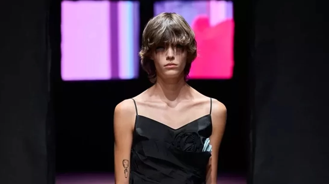 Οι XXL βλεφαρίδες είναι το νέο trend σύμφωνα με τον οίκο Prada