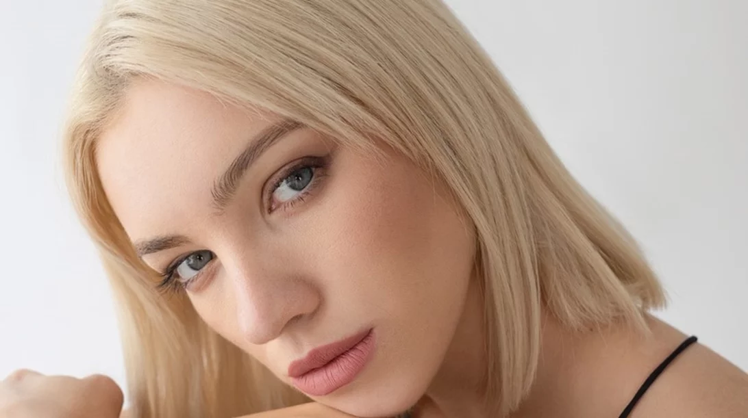 3 θεραπείες θρέψης που θα "ξεδιψάσουν" τα μαλλιά σου