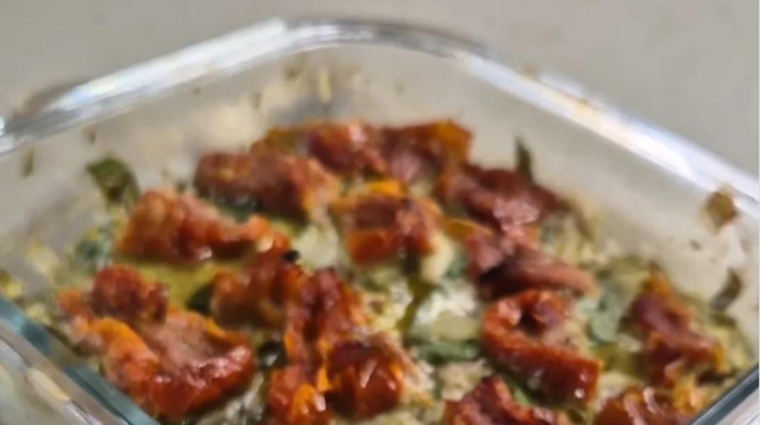 Ατομικό κοτόπουλο με πέστο: Εύκολο και με χαμηλά λιπαρά