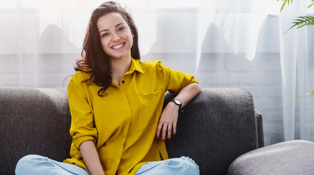 Ήρθες σε επαφή με κρούσμα και είσαι εμβολιασμένη: Τι αλλάζει στις οδηγίες