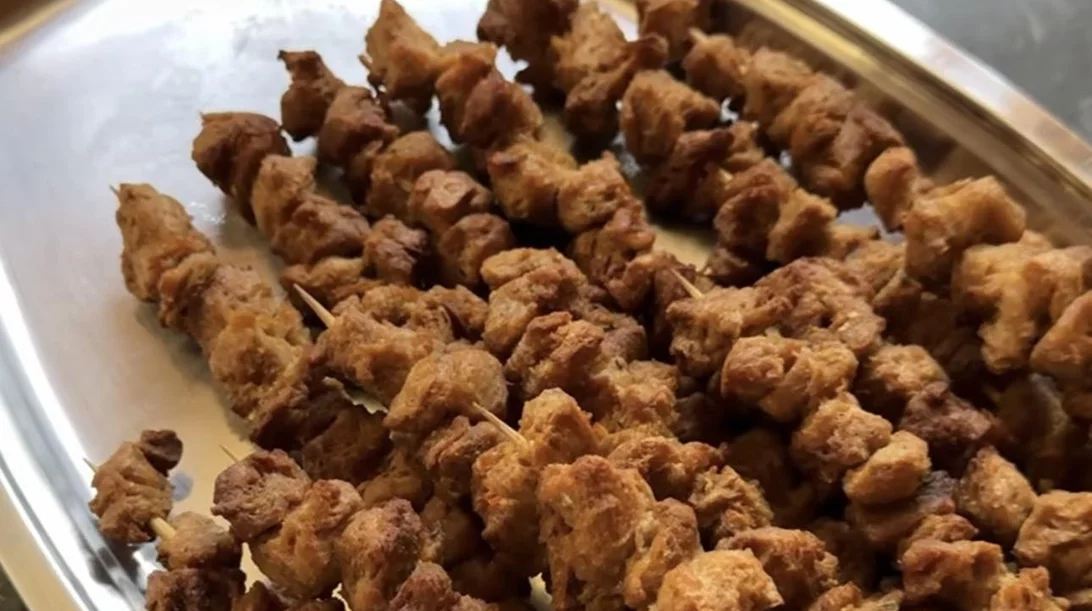 Συνταγή για τα πιο νόστιμα νηστίσιμα σουβλάκια - Θα τα λατρέψεις!