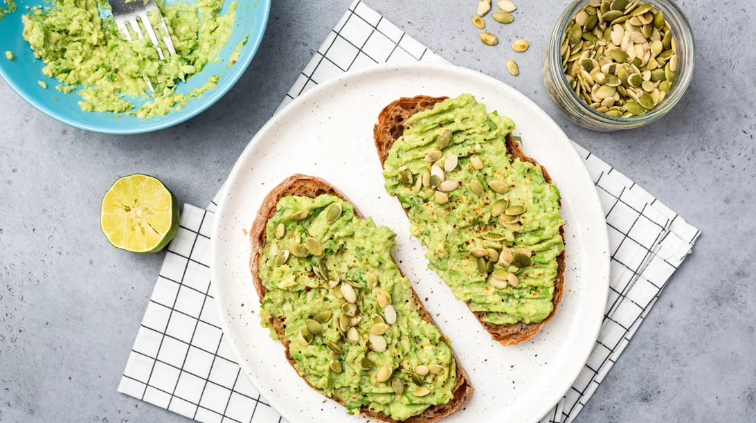 6 τροφές που καταπολεμούν το επίμονο λίπος στην κοιλιά