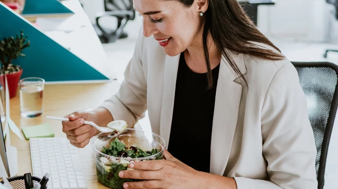 Απώλεια βάρος μετά τα 40: Το συστατικό που καλό είναι να προσθέσεις στη διατροφή σου