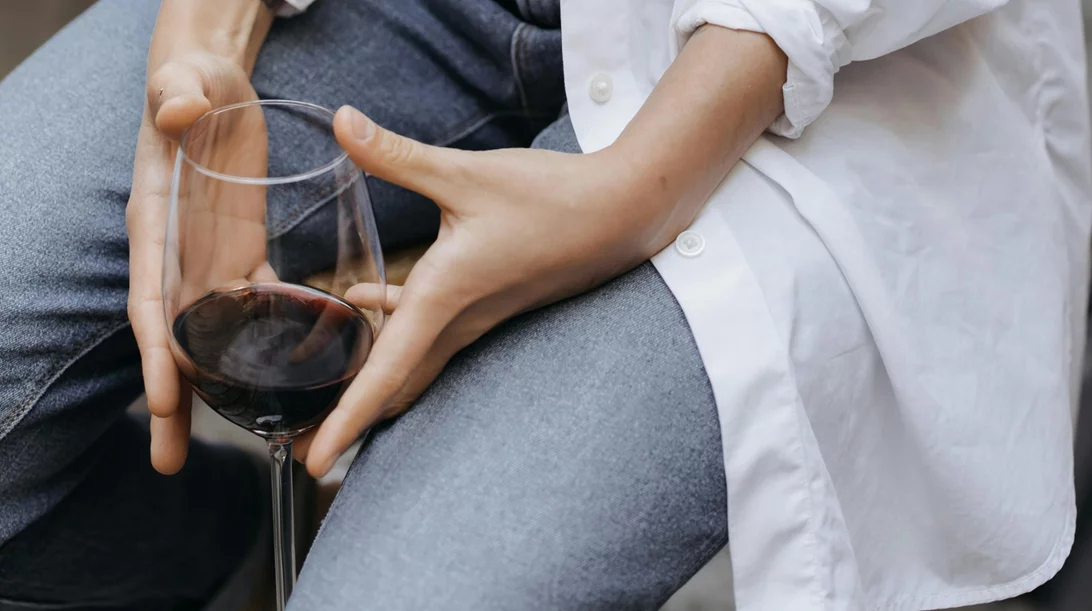 Αλκοόλ: Γιατί το hangover χειροτερεύει με τα χρόνια;