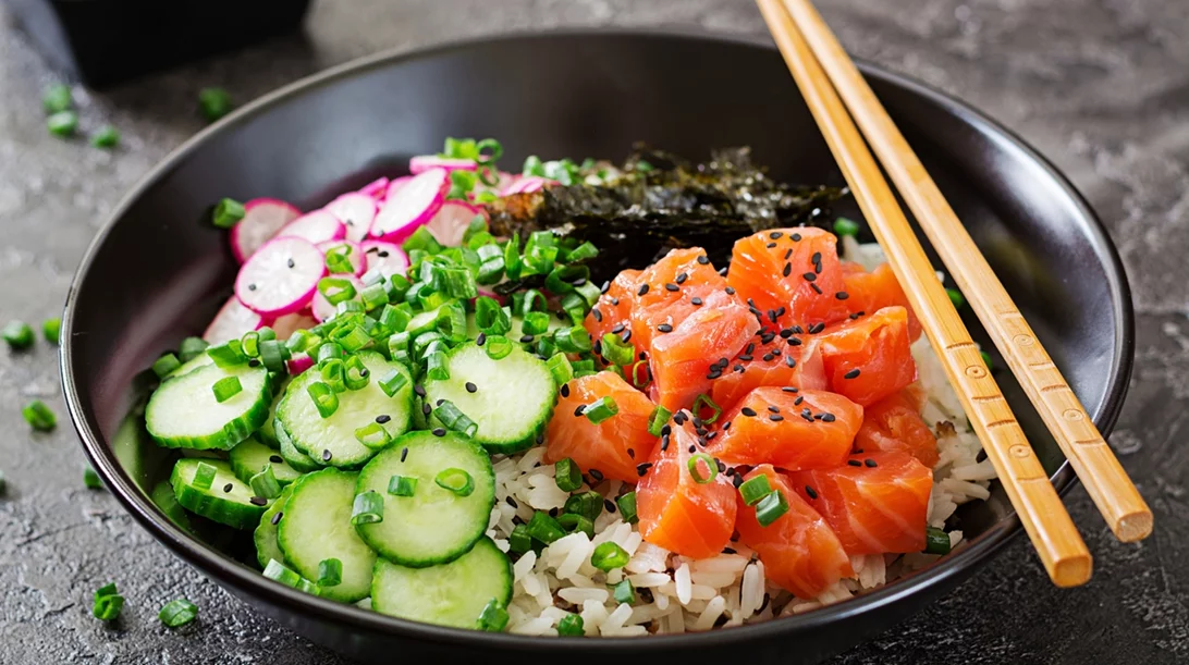 Πώς να φτιάξεις σπίτι σου ένα poke bowl