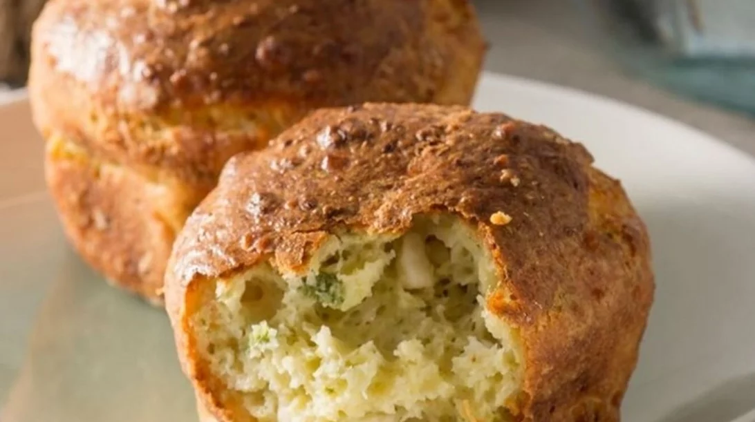 Η πιο γευστική συνταγή για αλμυρά muffins με ανθότυρο και βρώμη