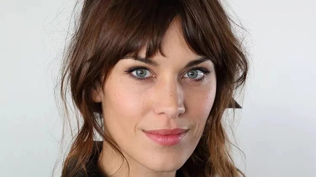 "Κόβει χρόνια": Το έξυπνο κούρεμα που κρύβει τις ρυτίδες