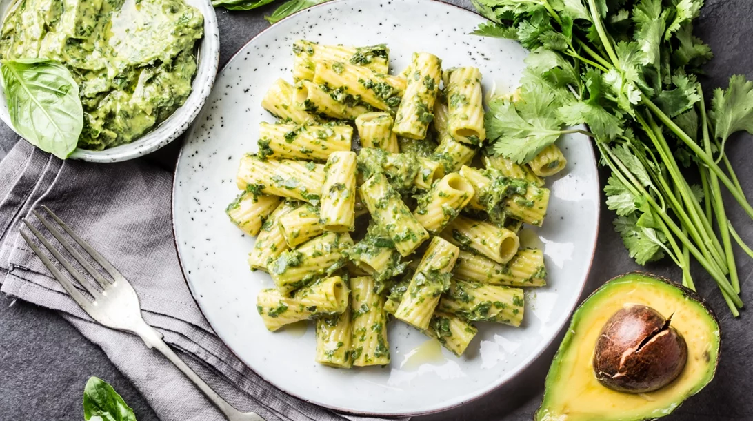 Αβοκάντο pasta: Ένας απολαυστικός τρόπος να αξιοποιήσεις δημιουργικά το αβοκάντο που περίσσεψε