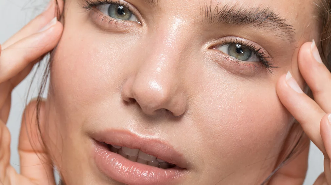 Εμφανίζεις σπυράκια στο ίδιο σημείο, ξανά και ξανά; Δες τους 5 κύριους λόγους