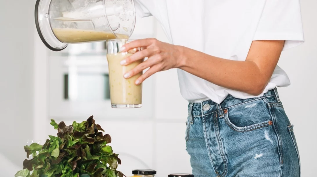Υγρά γεύματα μετά τις διακοπές; 4 λόγοι που δε σε ωφελεί αυτή η συνήθεια