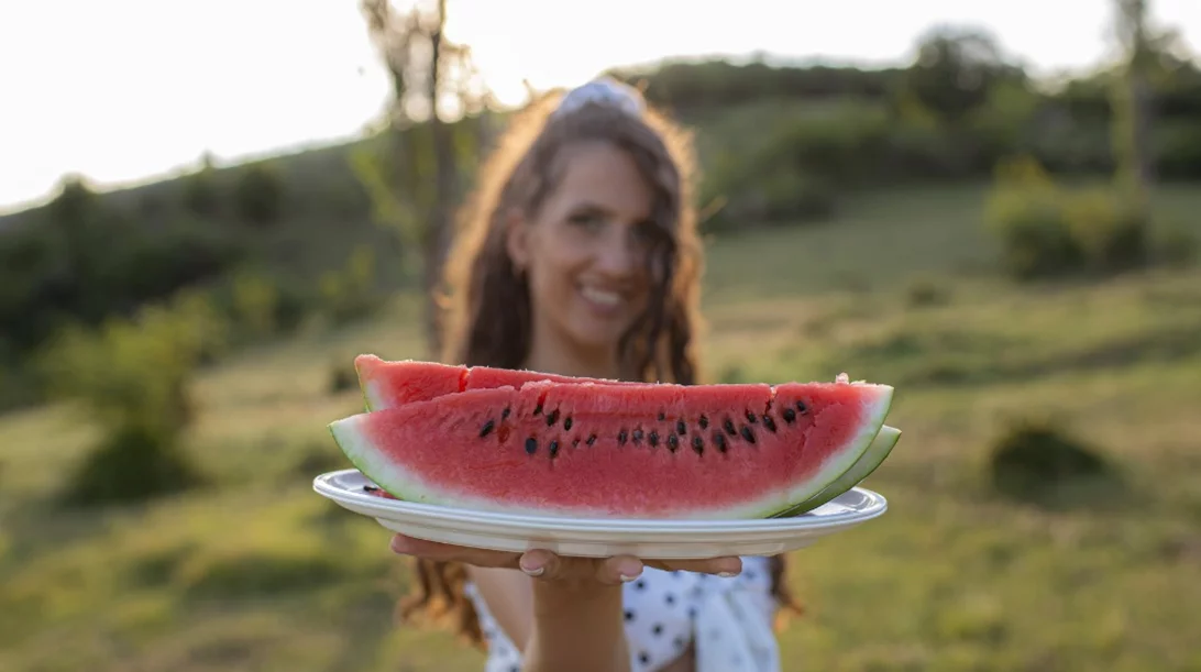 Βοηθάει το καρπούζι στην απώλεια βάρους και την αποτοξίνωση; Και άλλες απορίες για το καλοκαιρινό φρούτο