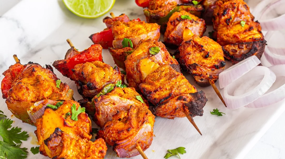 Viral δίαιτες: Τι πρέπει να γνωρίζεις πριν υιοθετήσεις τη διατροφή Carnivore