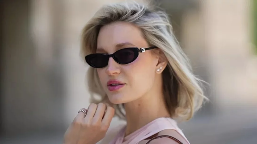 5 συνήθειες που ακολουθούν ευλαβικά οι beauty insiders για υγιή και λαμπερή επιδερμίδα το καλοκαίρι