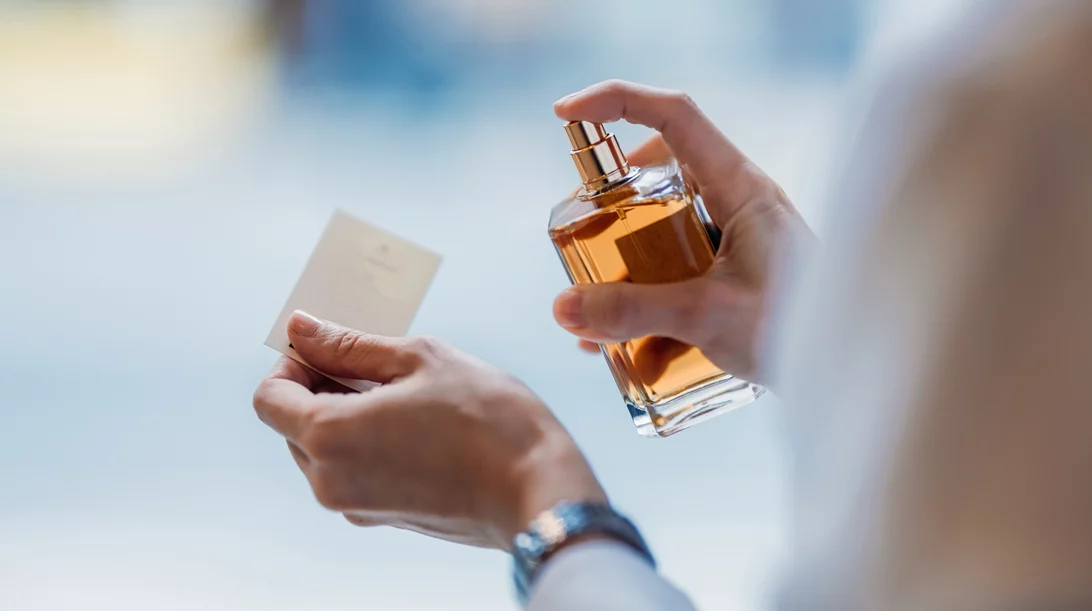 Οι τρόποι για να διαρκεί το άρωμα όλη την ημέρα