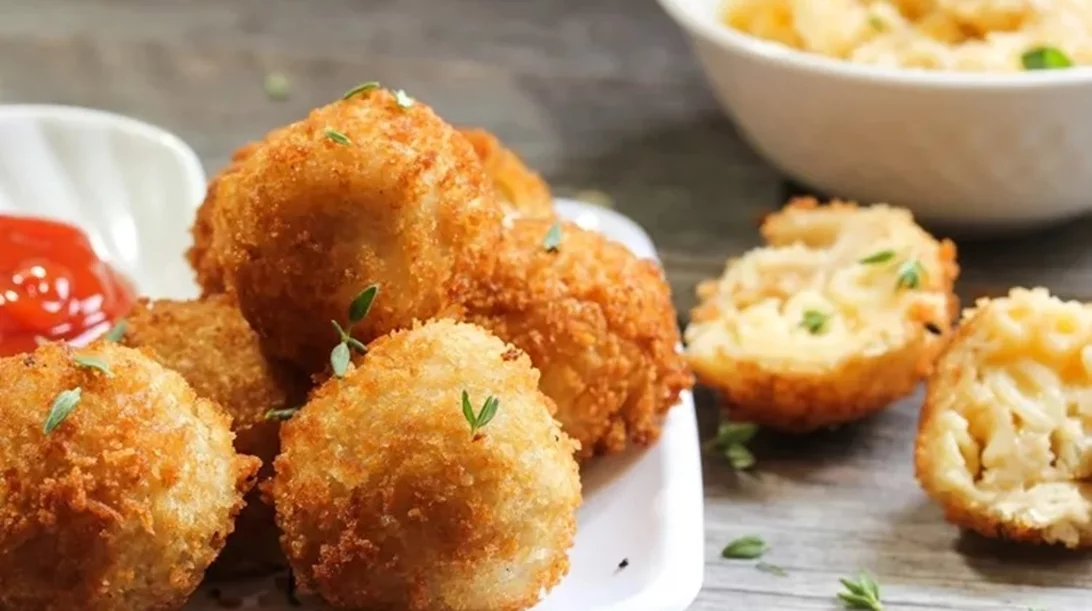 Οι πιο εύκολες τυροκροκέτες που θα φτιάξεις σήμερα: Μόνο με 2 υλικά