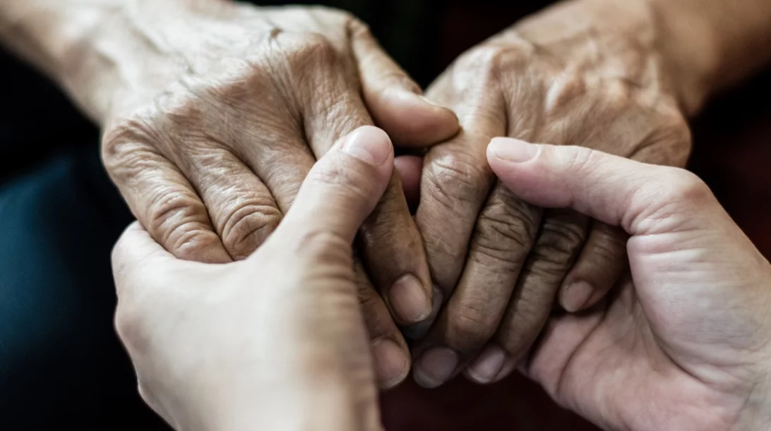 Ποιος θα φροντίζει αυτούς που μας φροντίζουν;
