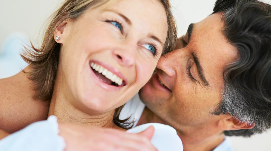 Μπήκα στην εμμηνόπαυση: "Μπορώ να συνεχίσω να απολαμβάνω μια υγιή ερωτική ζωή;"