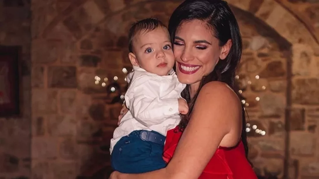 Θα γίνεις νονά; Τα πιο κομψά χτενίσματα που αγαπούν οι Ελληνίδες celebrities